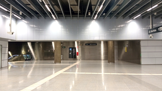 Acceso Vía metro TMb